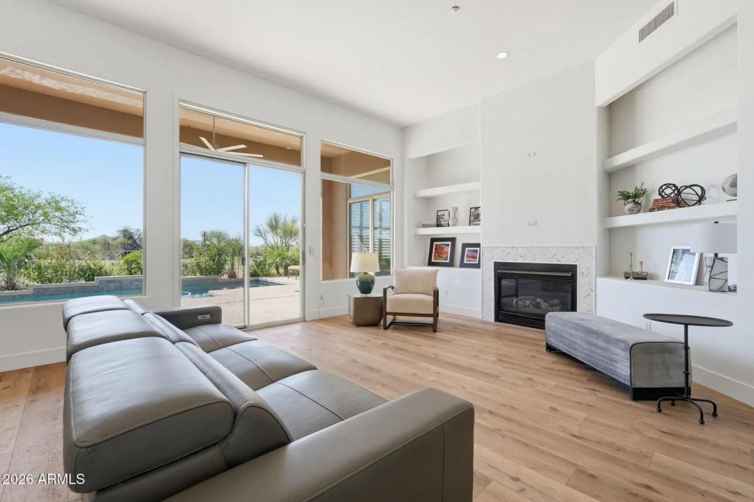 Real Estate Picture 24