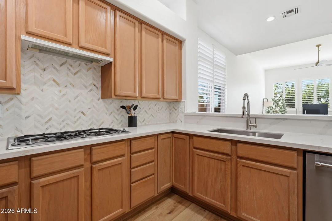 Real Estate Picture 32