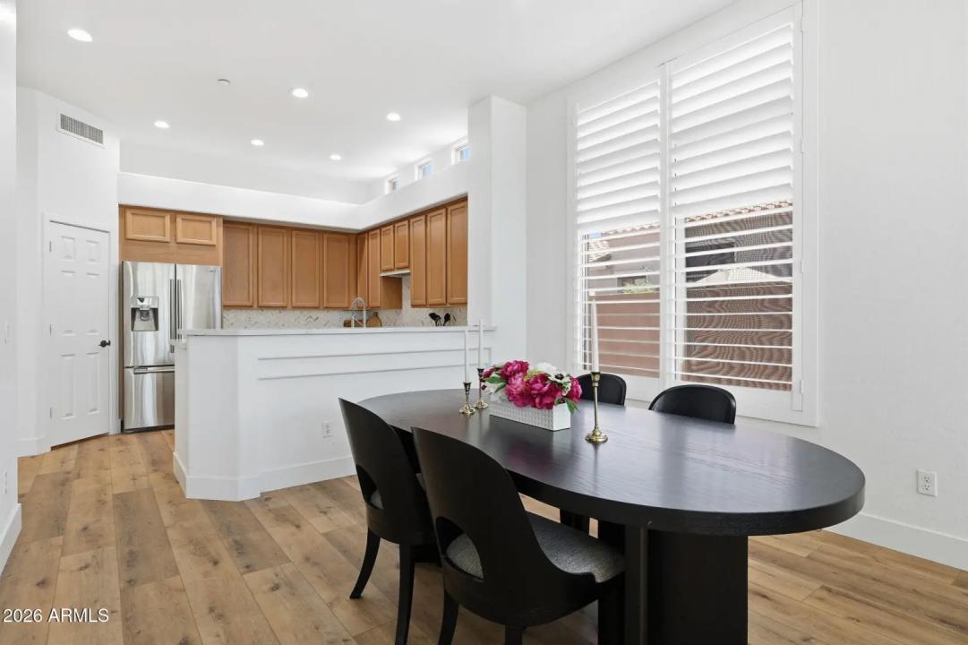 Real Estate Picture 33
