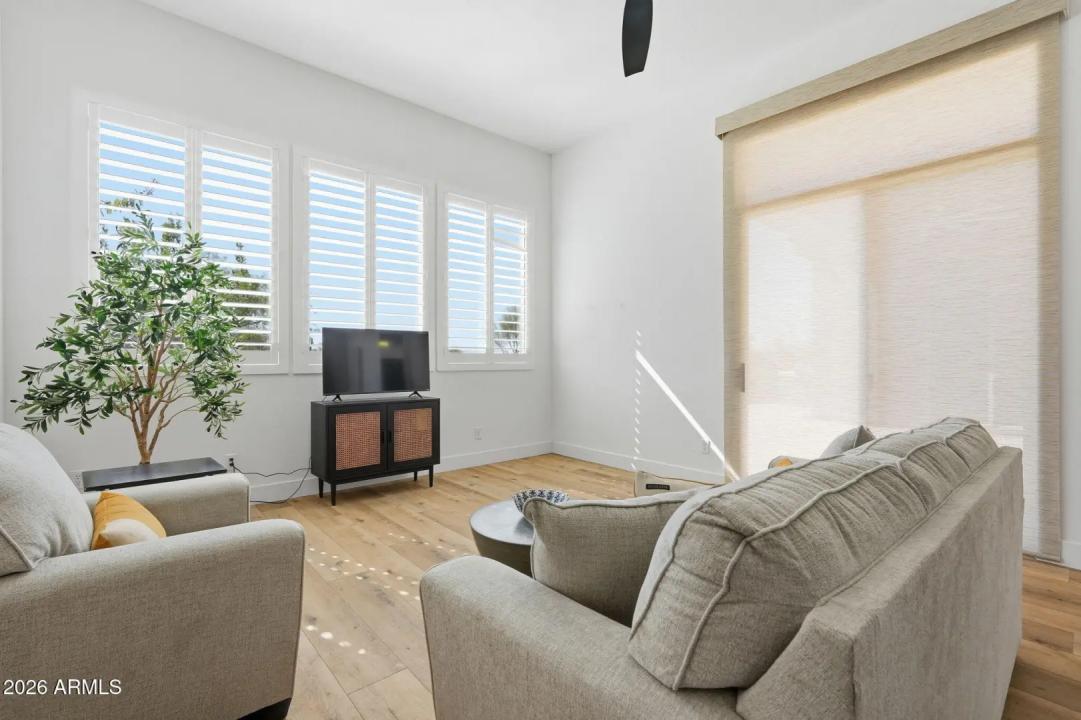 Real Estate Picture 37