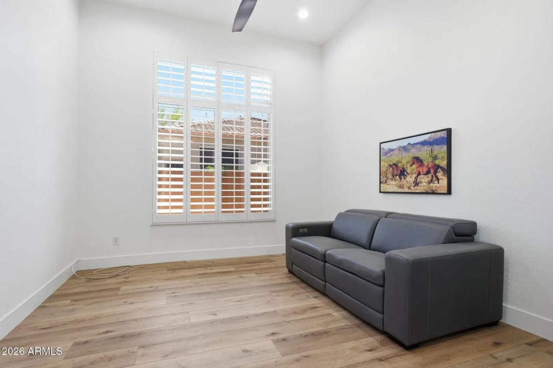 Real Estate Picture 50