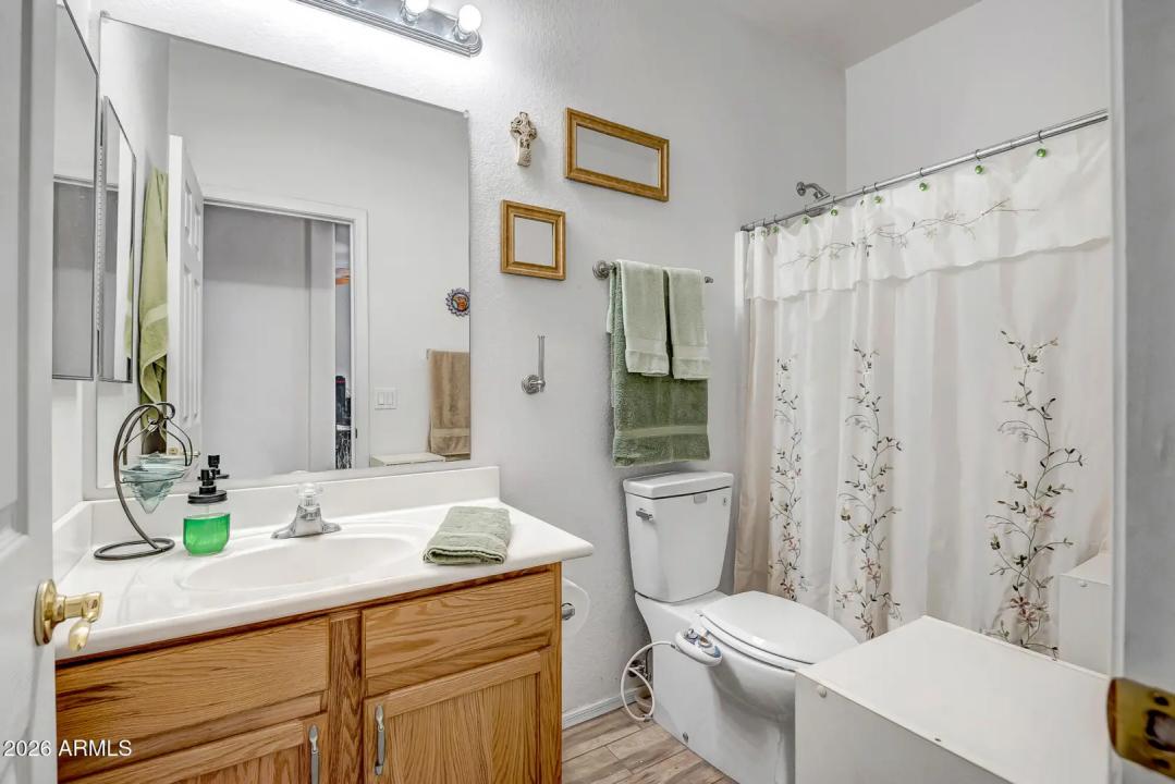 Real Estate Picture 22