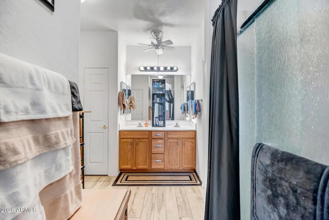 Real Estate Picture 18