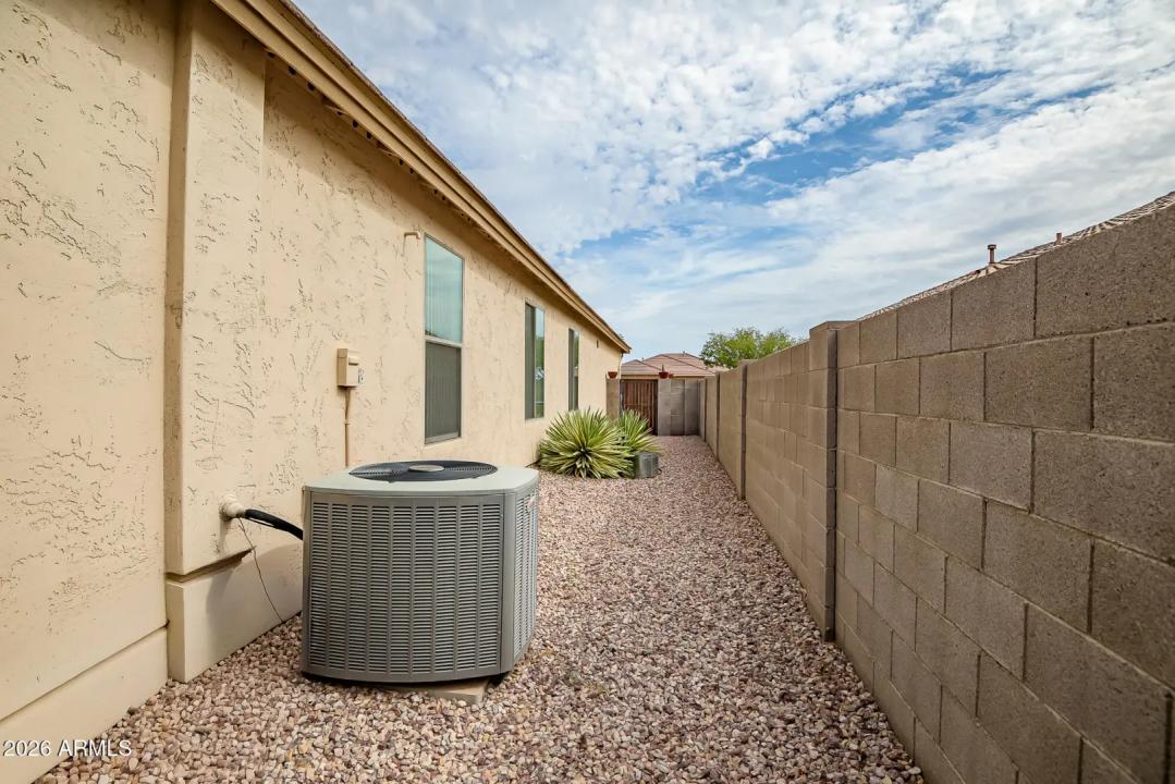 Real Estate Picture 27