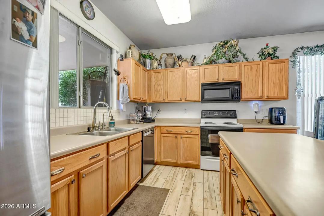 Real Estate Picture 10