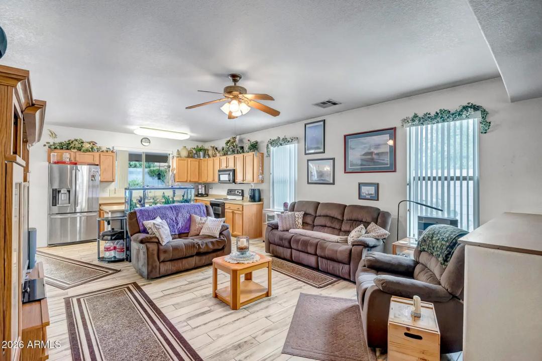 Real Estate Picture 7