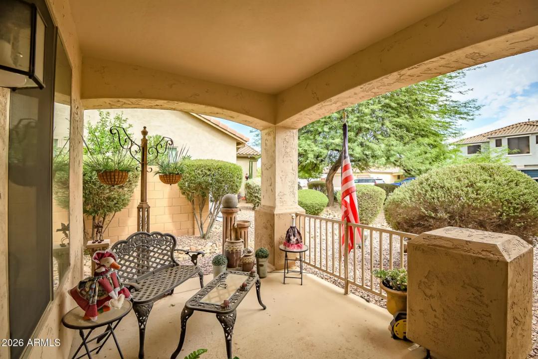 Real Estate Picture 4
