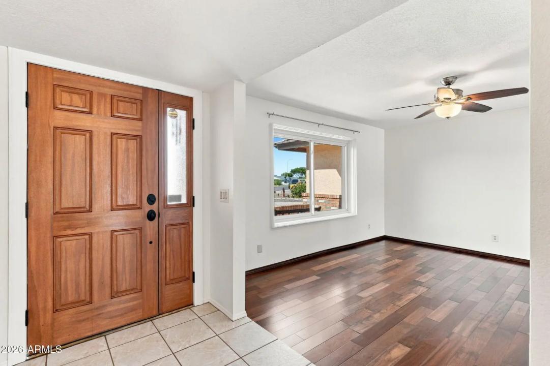 Real Estate Picture 8