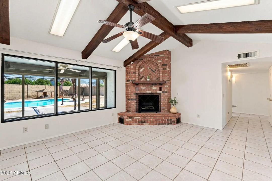 Real Estate Picture 16