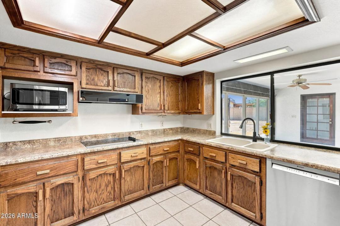 Real Estate Picture 18