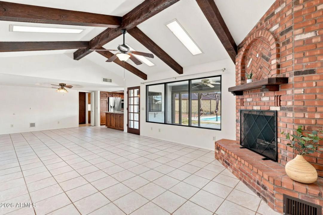 Real Estate Picture 13