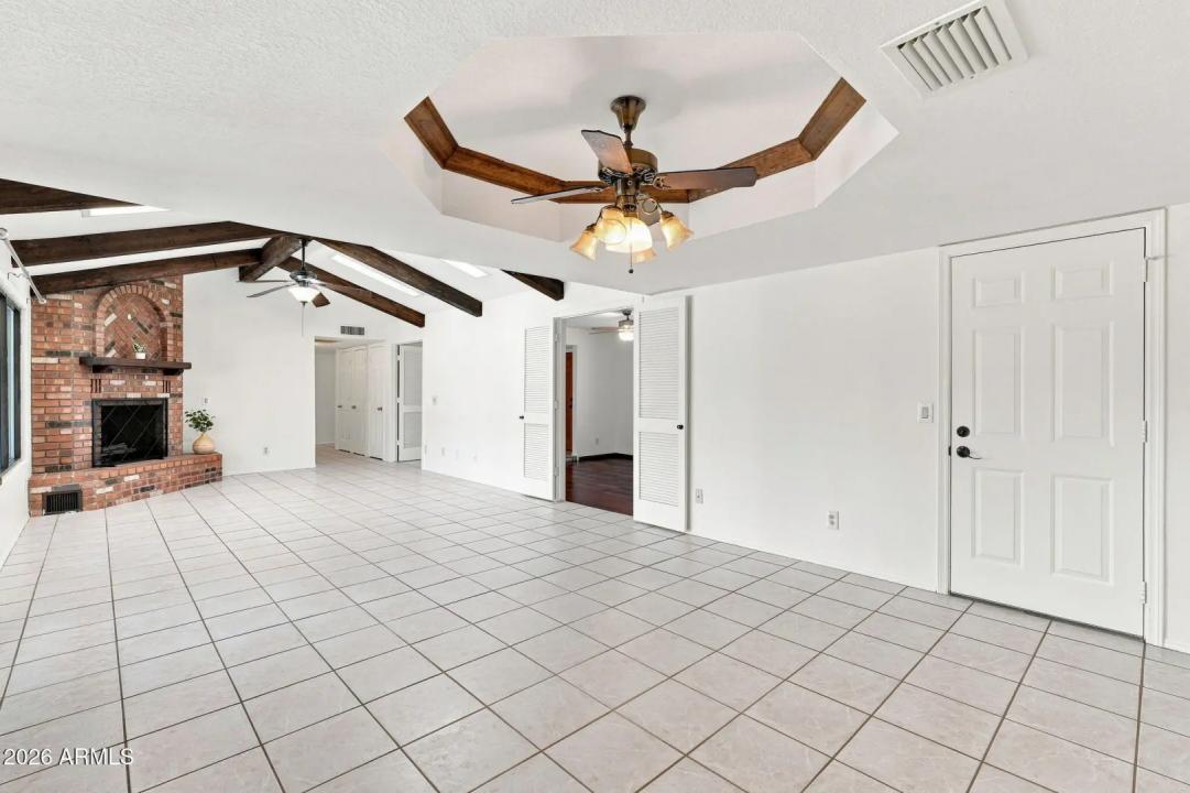 Real Estate Picture 15