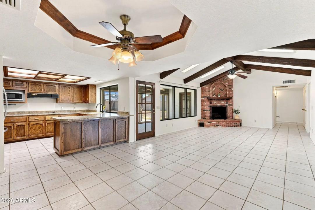 Real Estate Picture 17