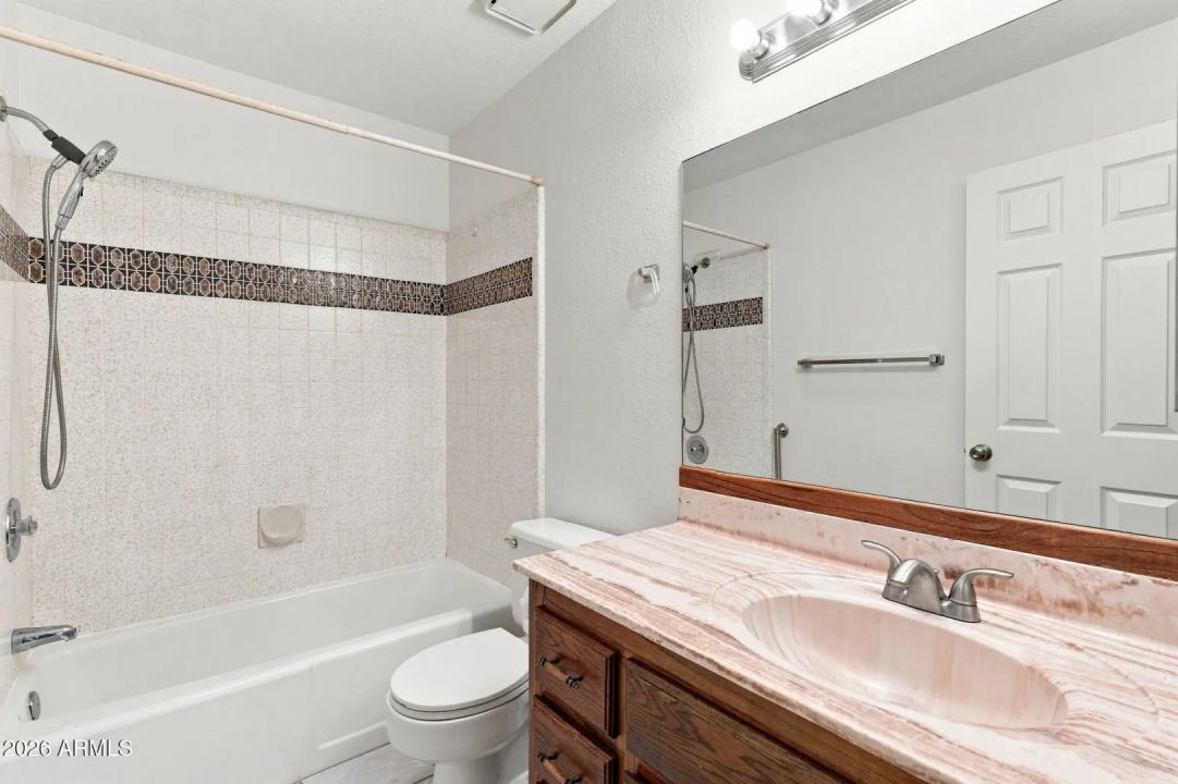 Real Estate Picture 37