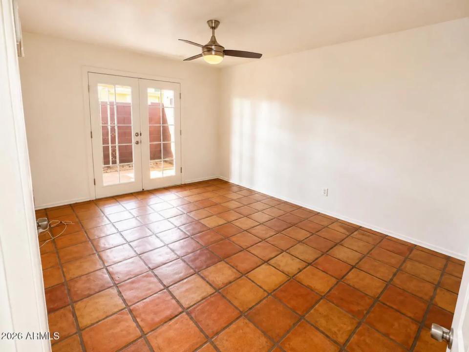 Real Estate Picture 4
