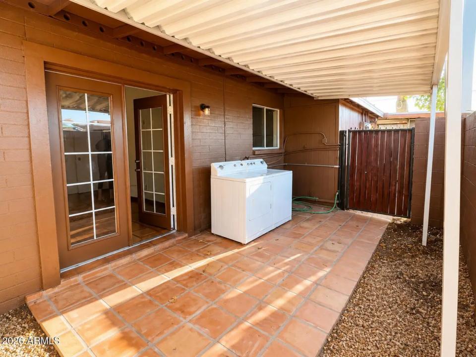 Real Estate Picture 5