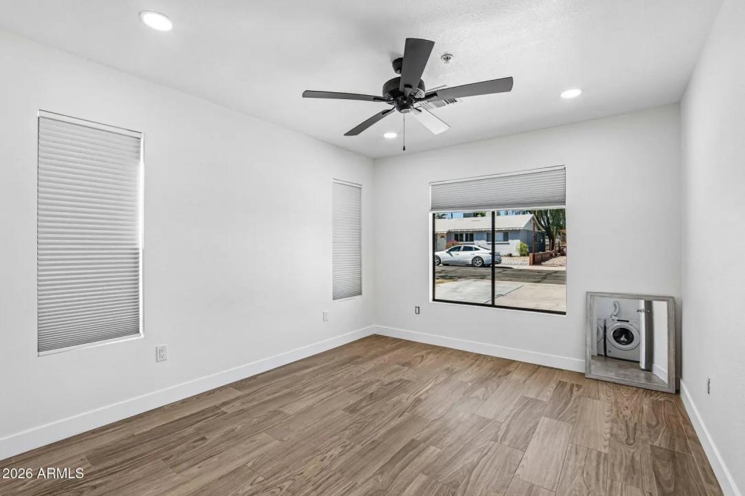 Real Estate Picture 15