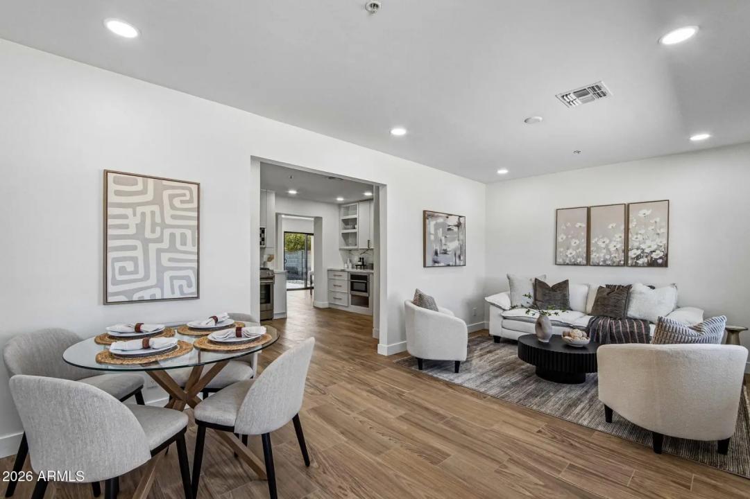 Real Estate Picture 3