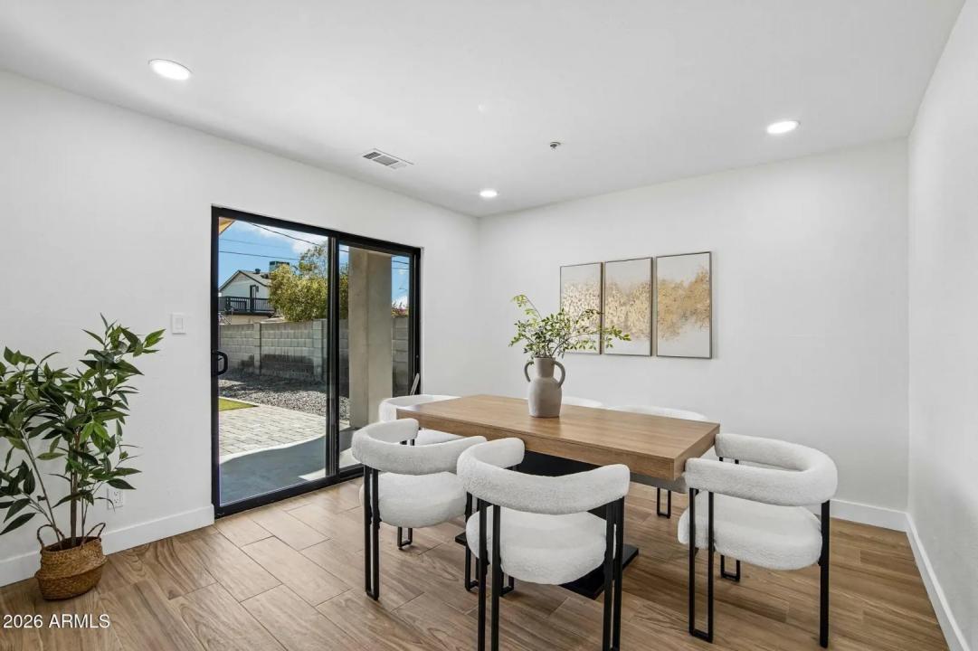 Real Estate Picture 10