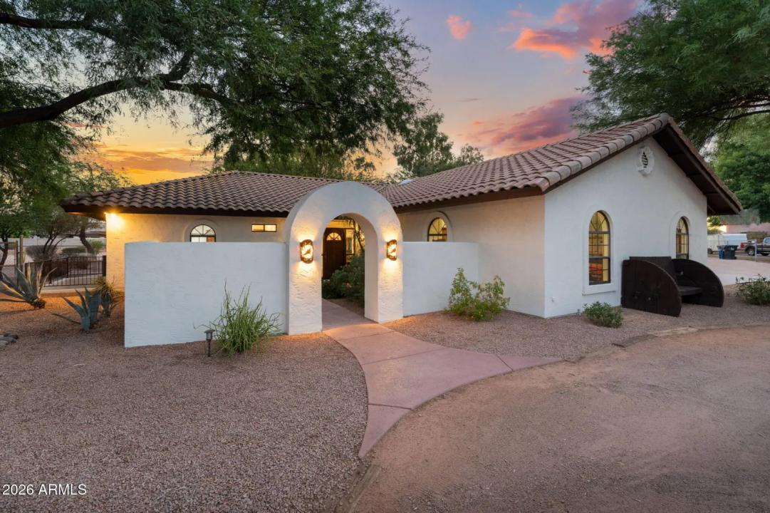 Real Estate Picture 4