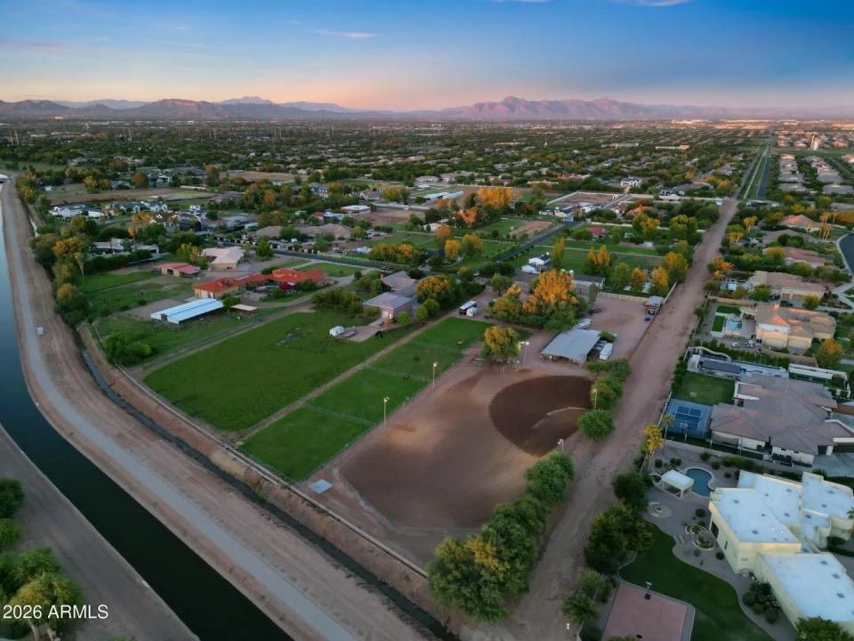 Real Estate Picture 20