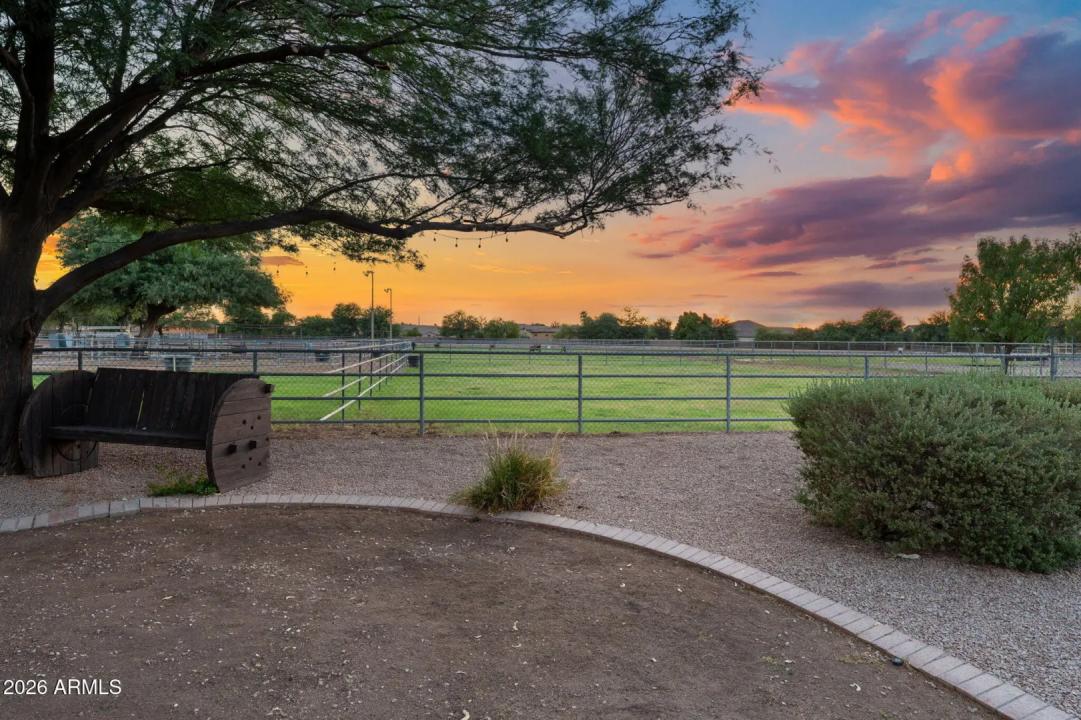 Real Estate Picture 11