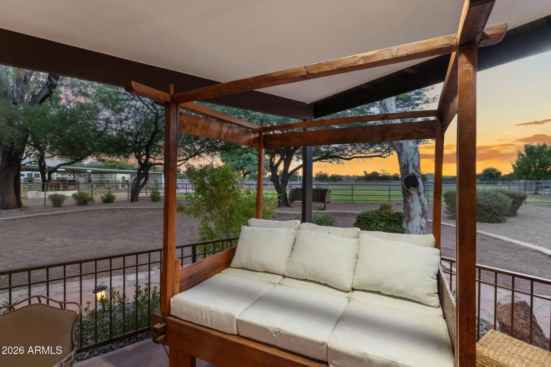 Real Estate Picture 14