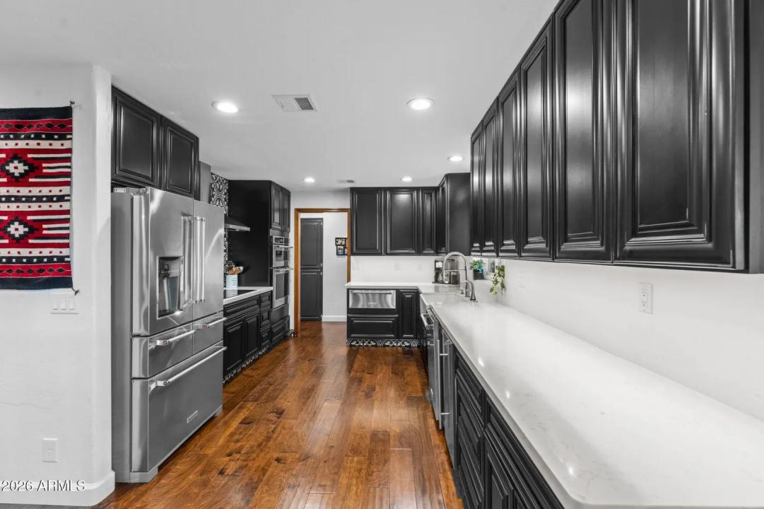 Real Estate Picture 23