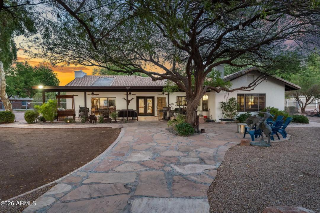 Real Estate Picture 5