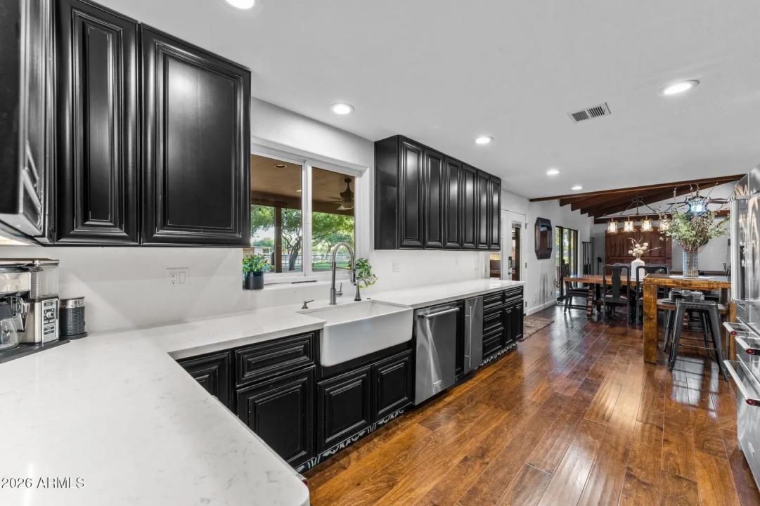 Real Estate Picture 21