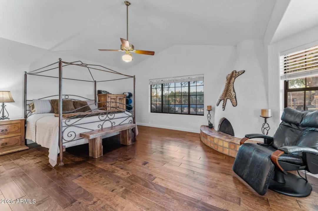 Real Estate Picture 35