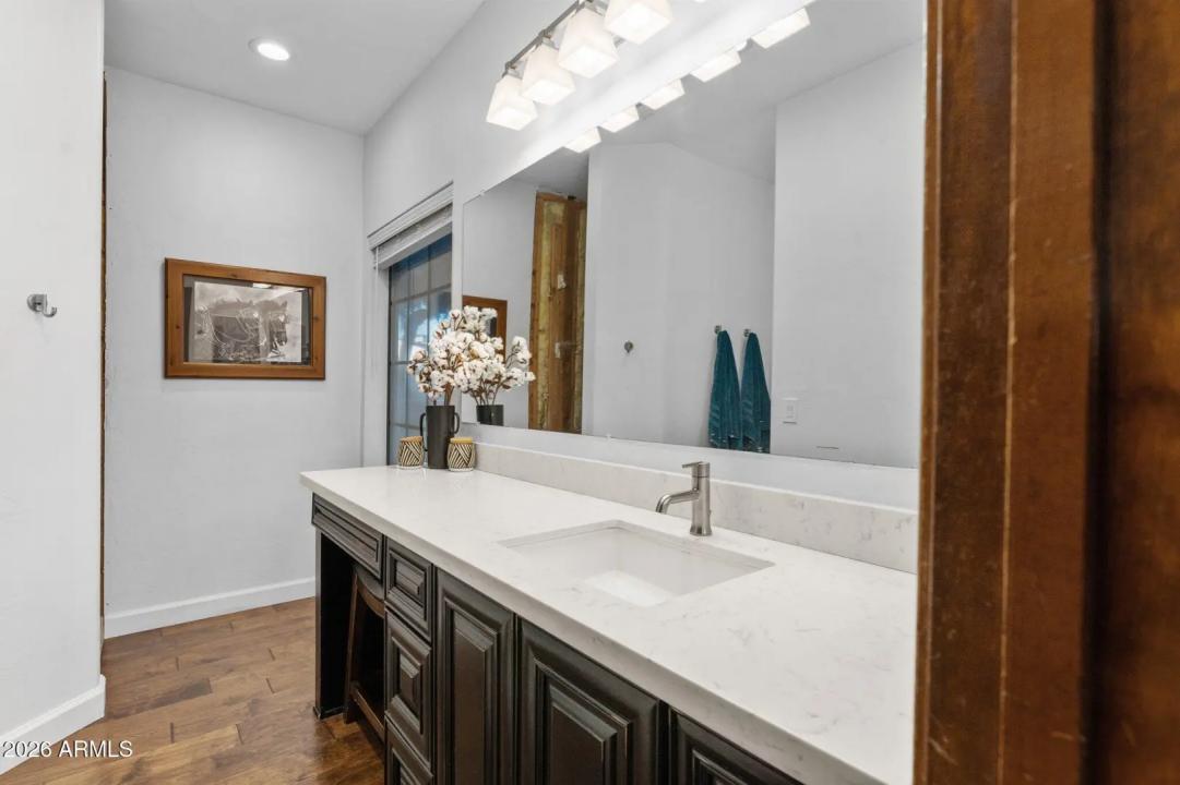 Real Estate Picture 37