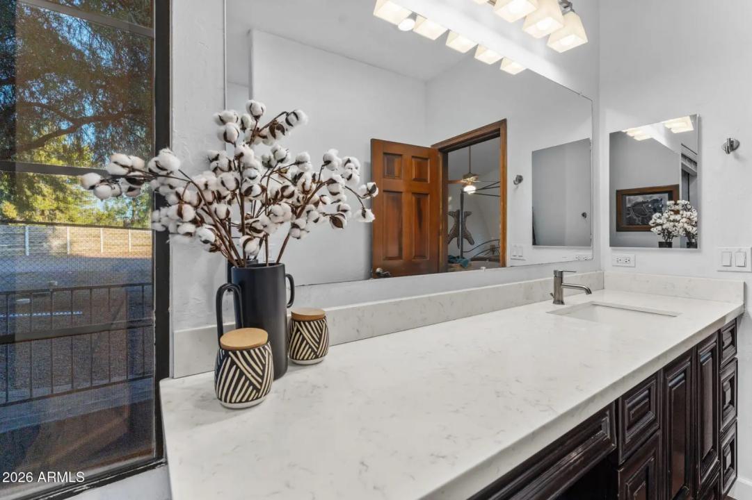 Real Estate Picture 43