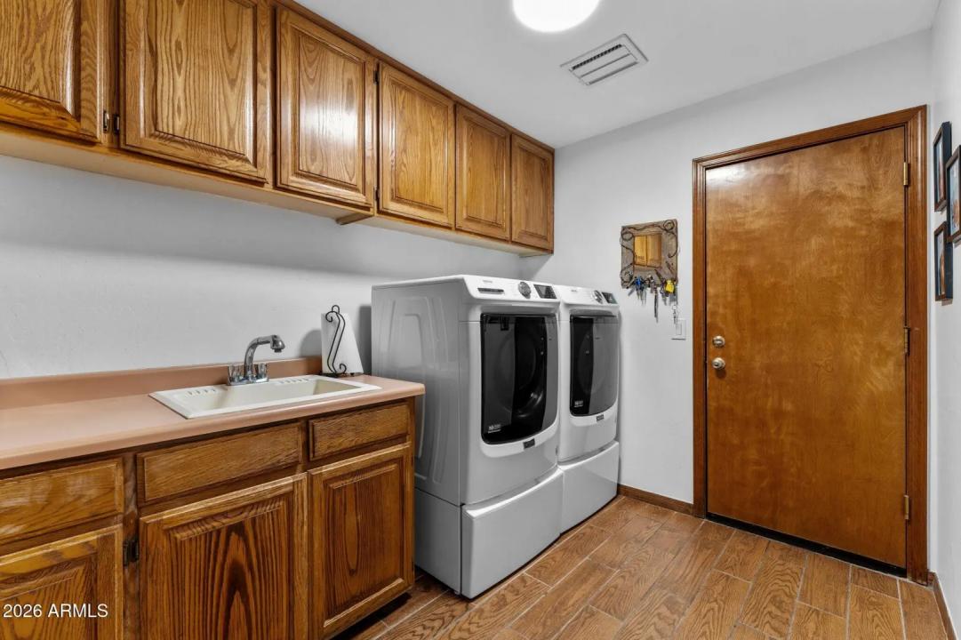 Real Estate Picture 42