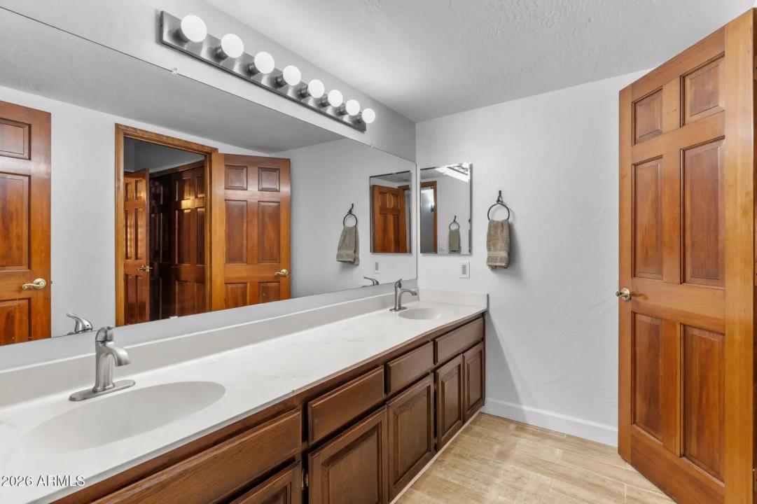 Real Estate Picture 44