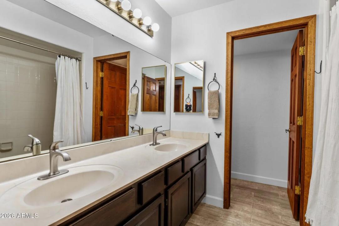 Real Estate Picture 38