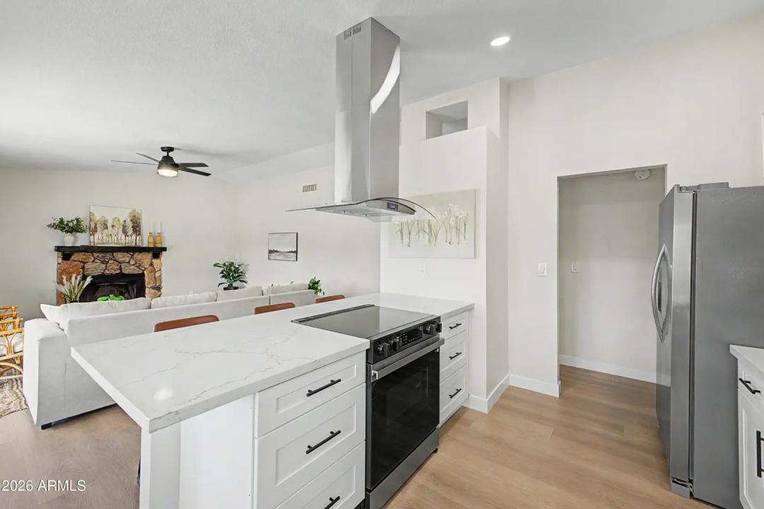 Real Estate Picture 10