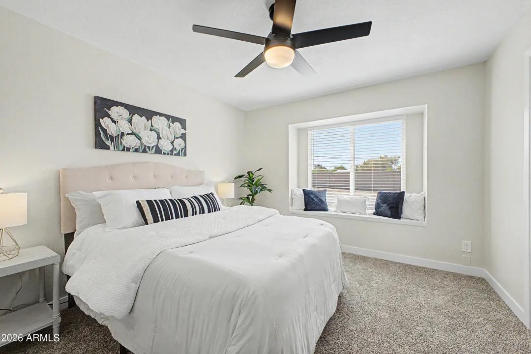 Real Estate Picture 11
