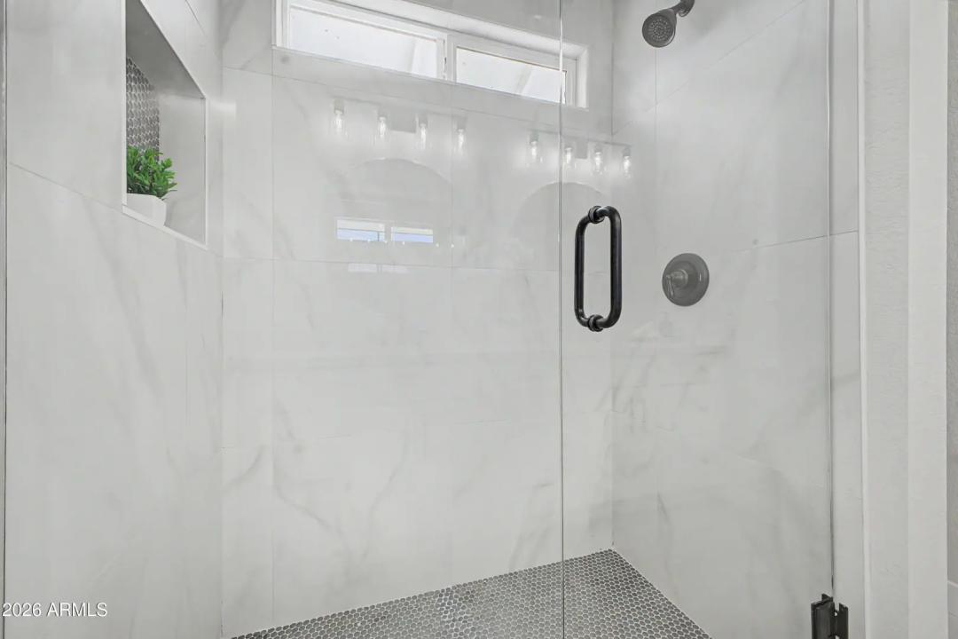 Real Estate Picture 15