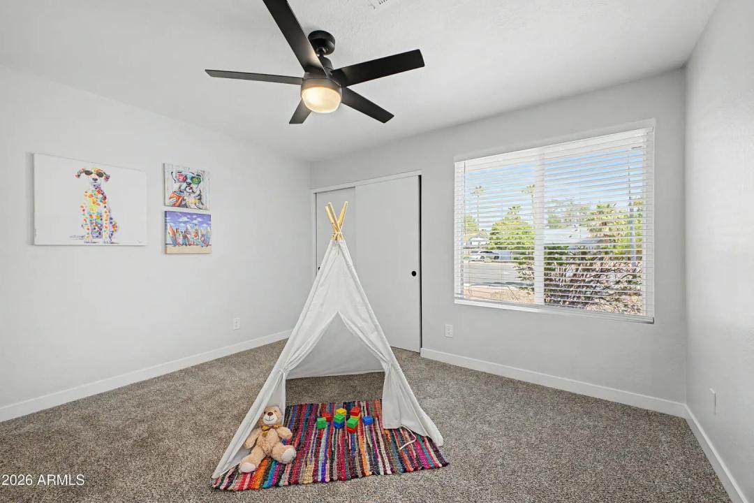 Real Estate Picture 17