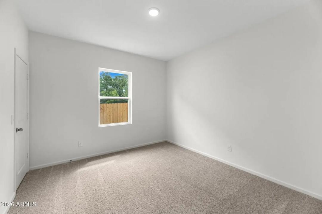 Real Estate Picture 3