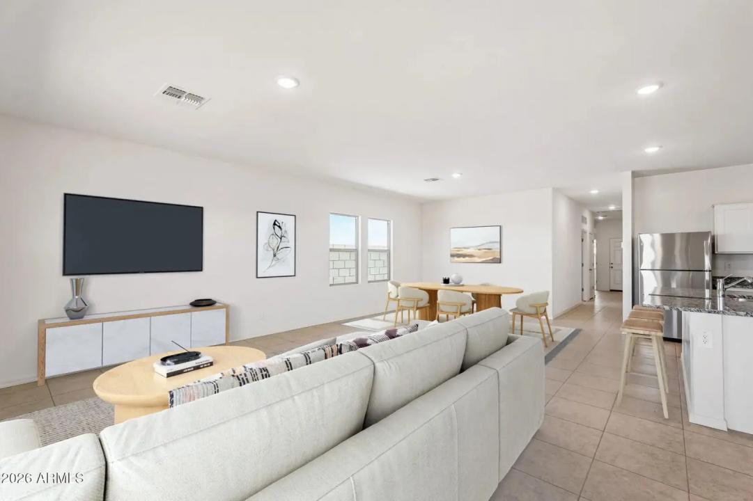 Real Estate Picture 7