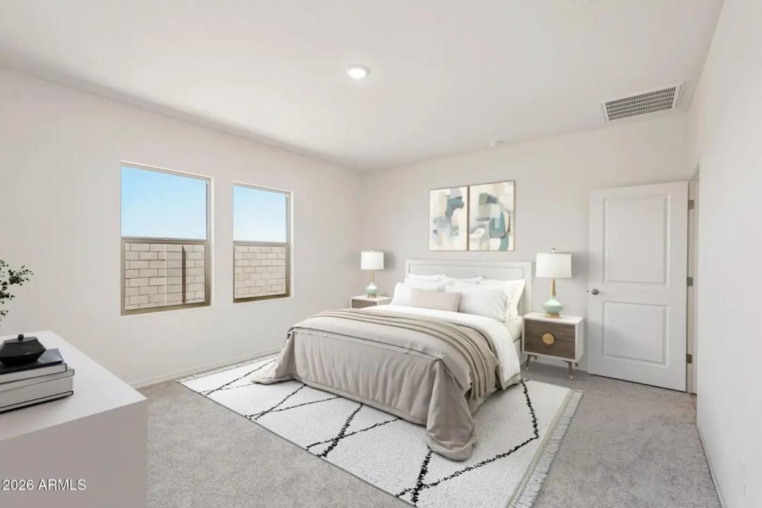 Real Estate Picture 12
