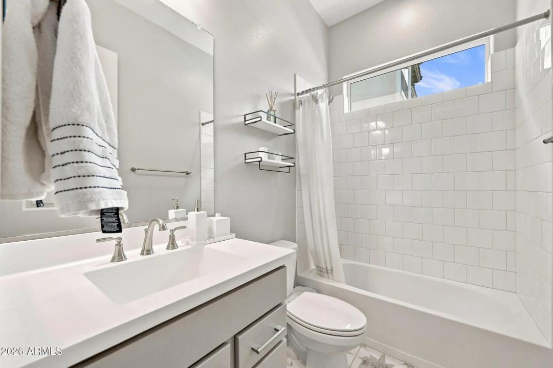 Real Estate Picture 6