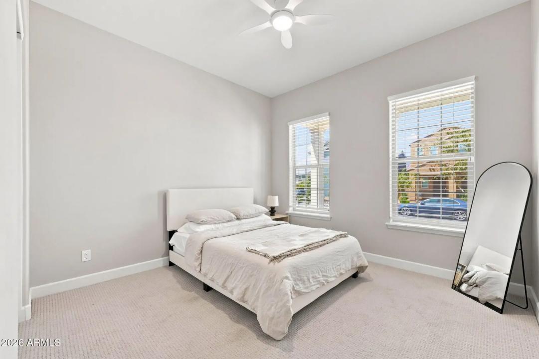 Real Estate Picture 7