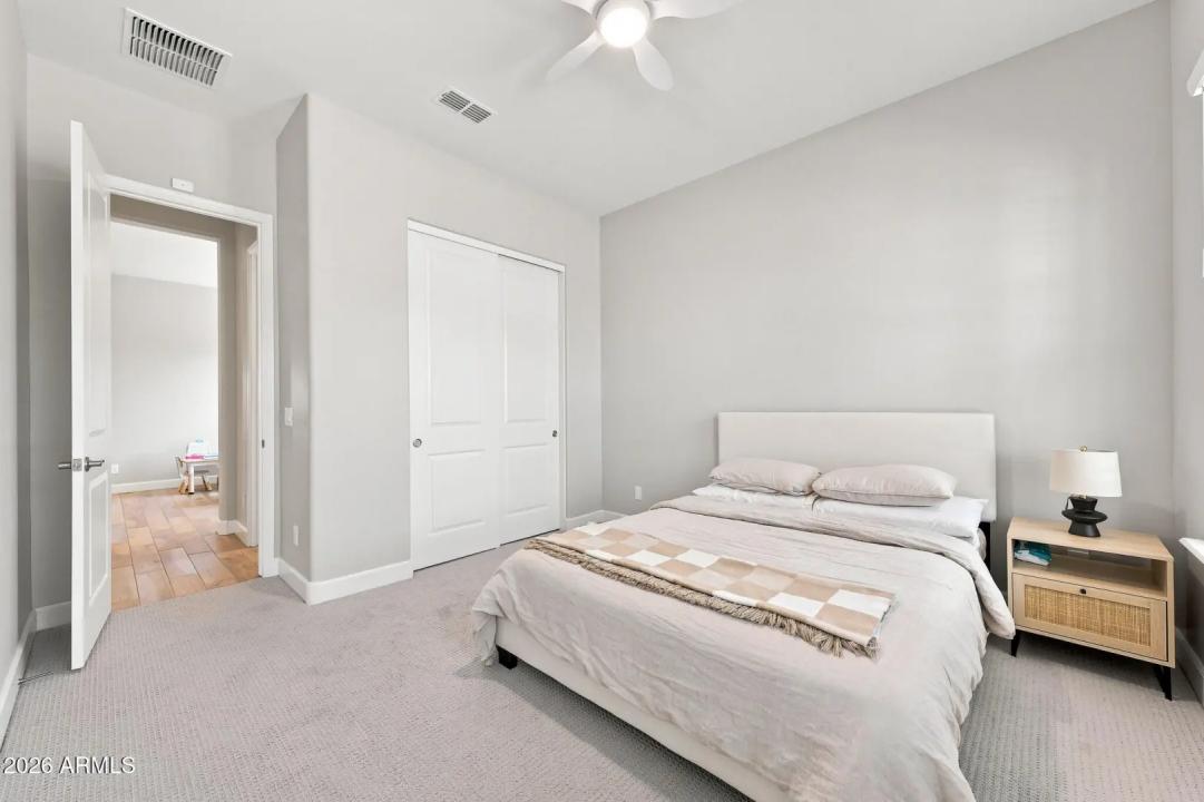 Real Estate Picture 8