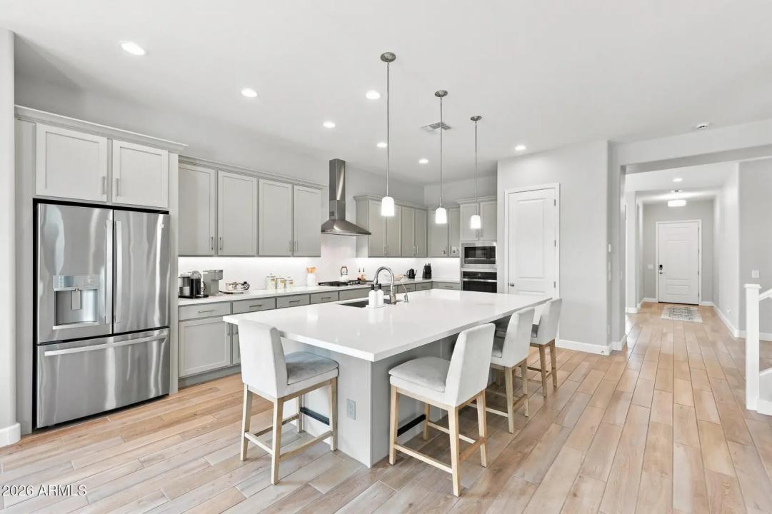 Real Estate Picture 10