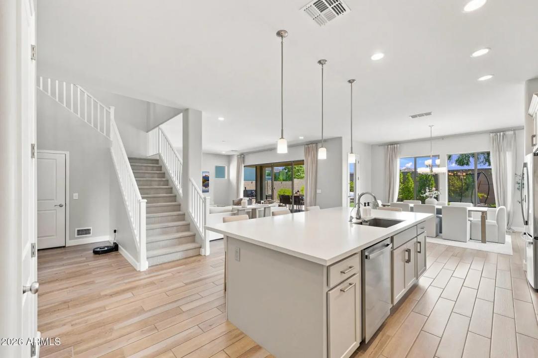 Real Estate Picture 13