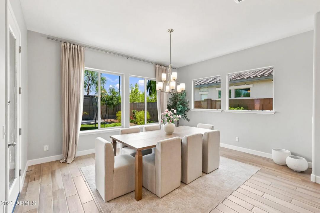 Real Estate Picture 14