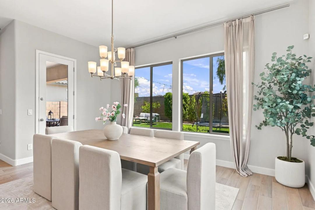 Real Estate Picture 16